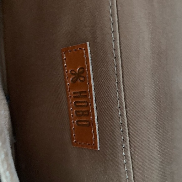 NEW! HOBO Mila Crossbody — Leather Small Purse + Wallet — w/ Dustbag - Picture 15 of 16